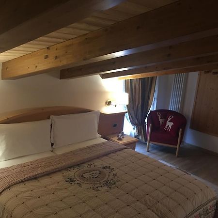 I Tre Magli Hotel Dimaro Bagian luar foto