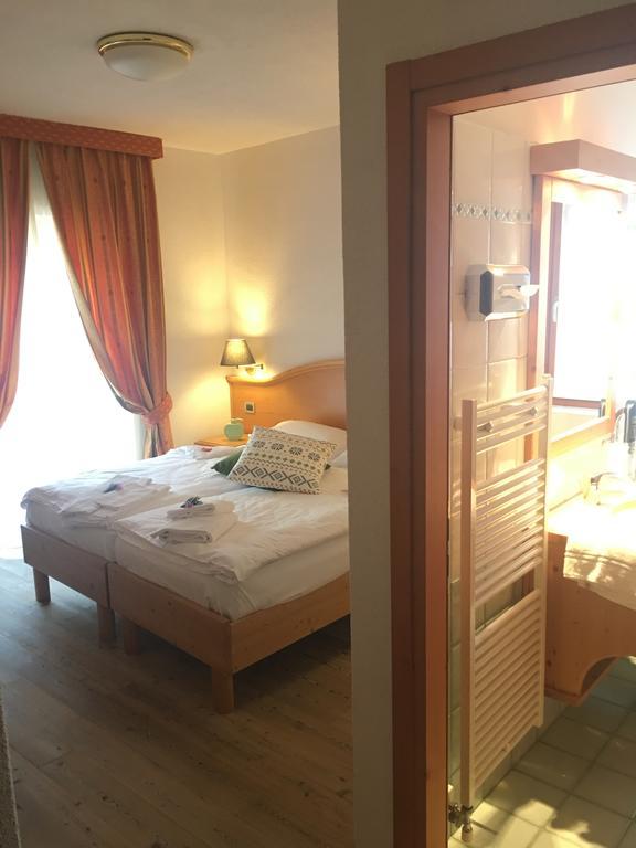 I Tre Magli Hotel Dimaro Bagian luar foto