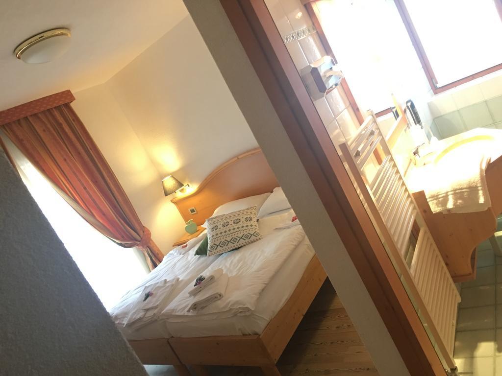 I Tre Magli Hotel Dimaro Bagian luar foto