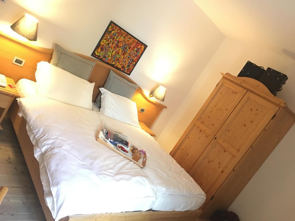 I Tre Magli Hotel Dimaro Bagian luar foto