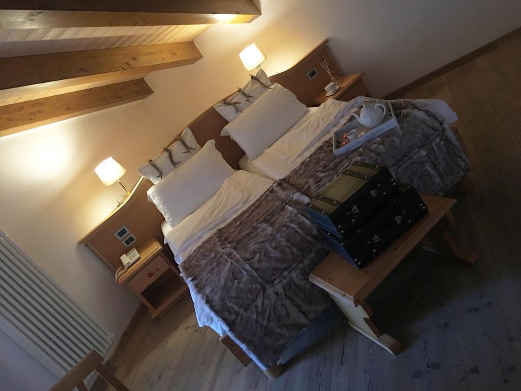 I Tre Magli Hotel Dimaro Bagian luar foto