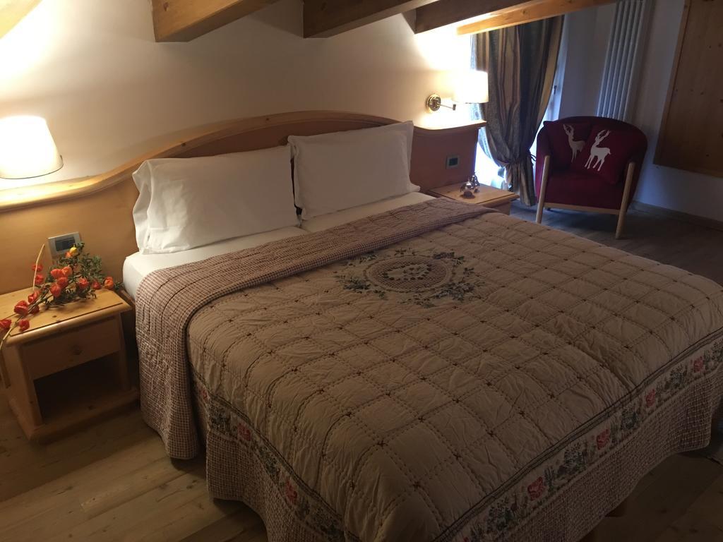 I Tre Magli Hotel Dimaro Bagian luar foto