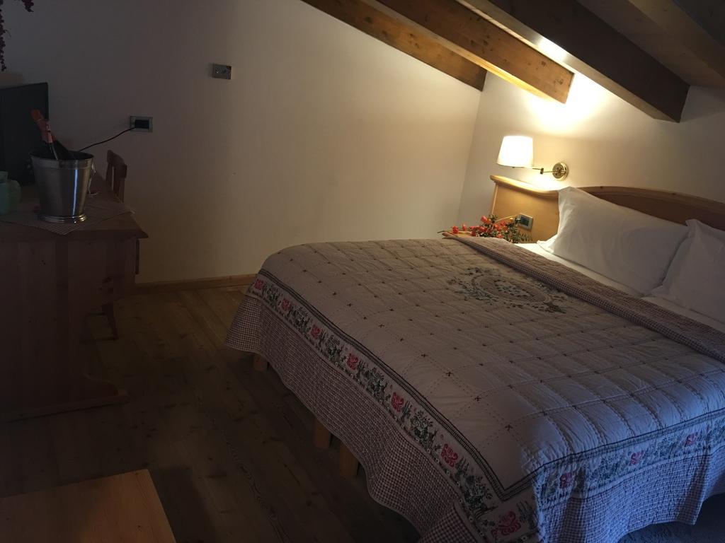 I Tre Magli Hotel Dimaro Bagian luar foto