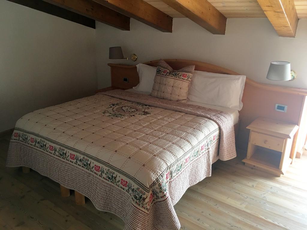 I Tre Magli Hotel Dimaro Bagian luar foto