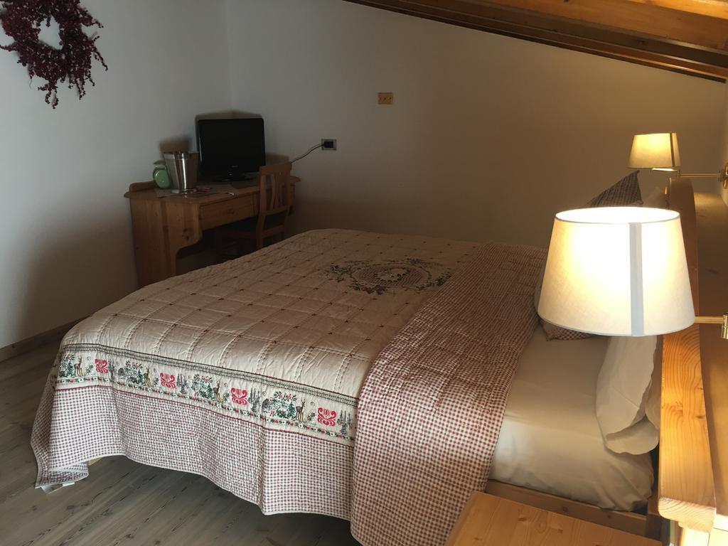 I Tre Magli Hotel Dimaro Bagian luar foto
