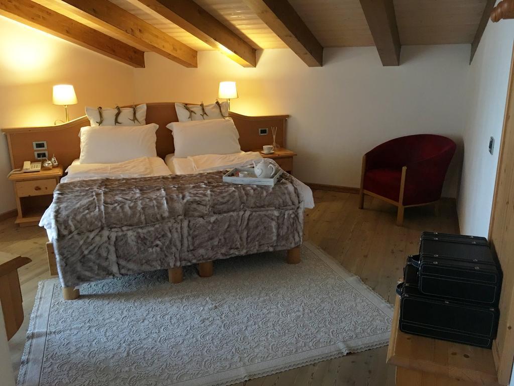 I Tre Magli Hotel Dimaro Bagian luar foto