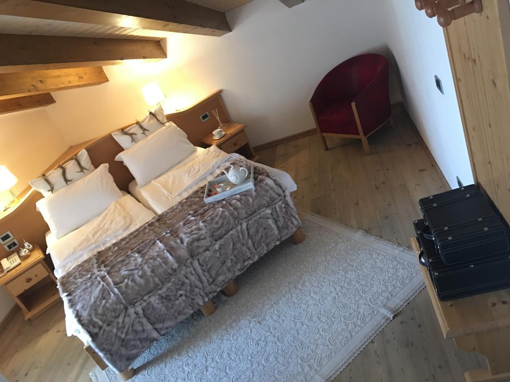 I Tre Magli Hotel Dimaro Bagian luar foto