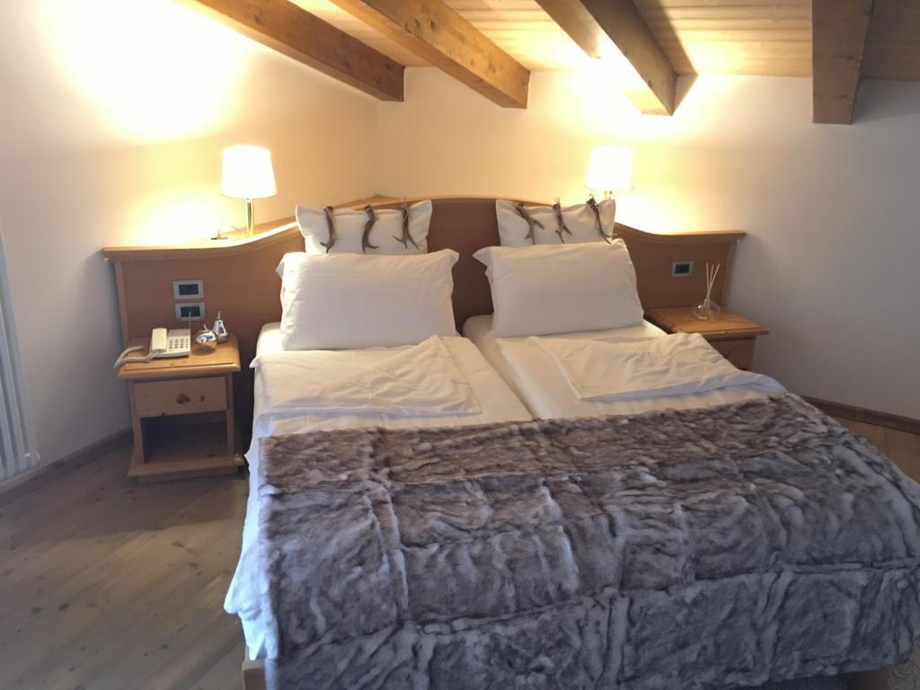 I Tre Magli Hotel Dimaro Bagian luar foto