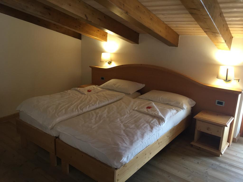 I Tre Magli Hotel Dimaro Bagian luar foto